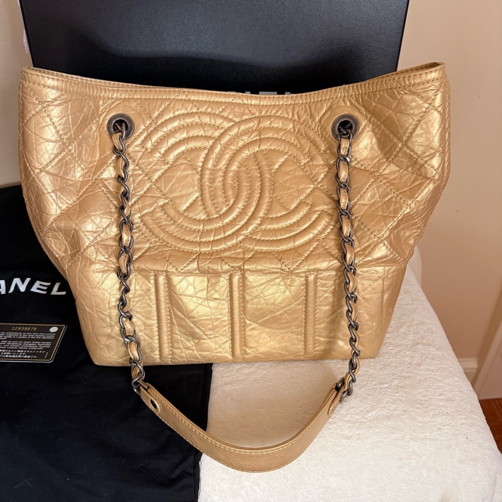 Chanel Grand Shopping Tote Shiny Gold